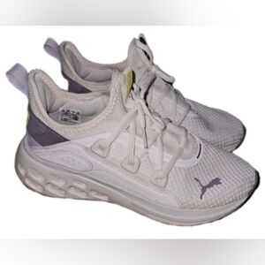 PUMA SoftRide Frequence Street running shoes in a white/light purple